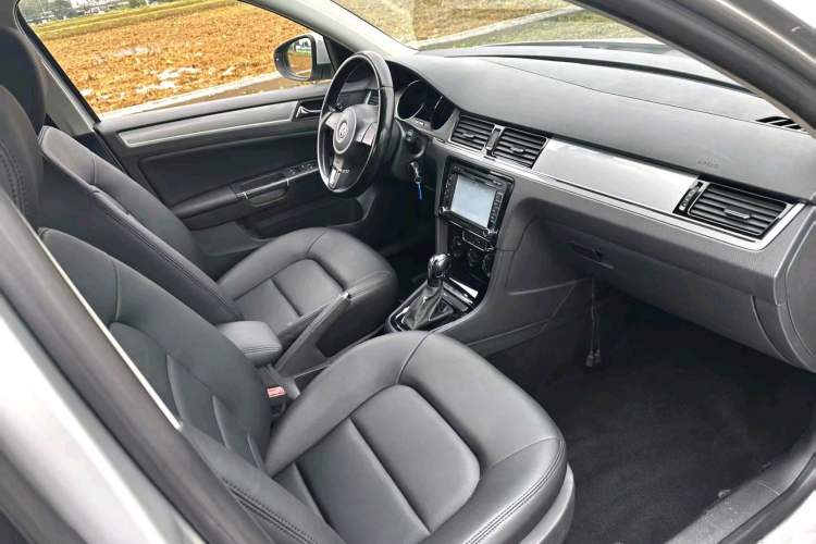 Used Volkswagen Bora 2015 Qihui Edition 1.6L Automatic Fashion Model Interior 5