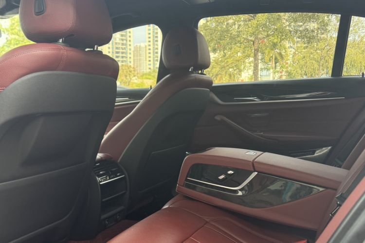 Used BMW 5 Series 2018 Facelifted 530Li xDrive M Sport Package