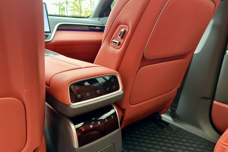 Used Dongfeng eπ eπ008 2024 210Max Range-Extended Version 6 Seats