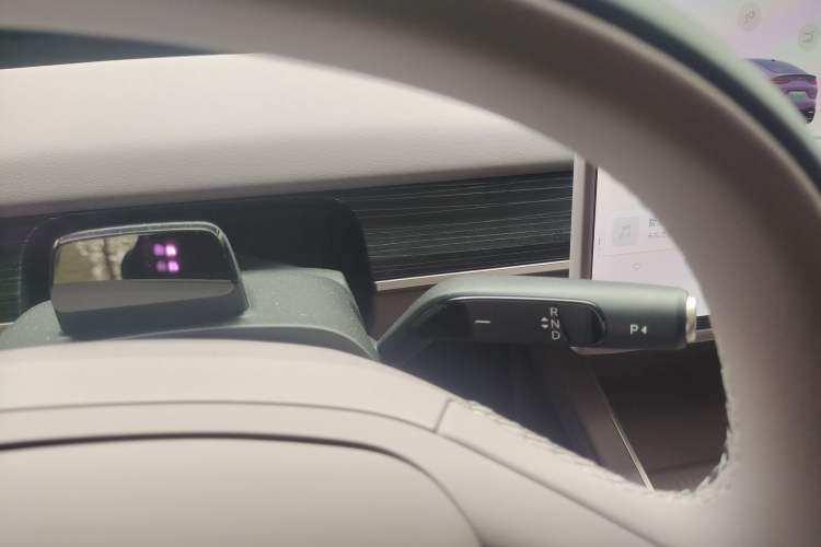 Used ONVO L60 2024 60 kWh Rear-Drive Version Gear Lever