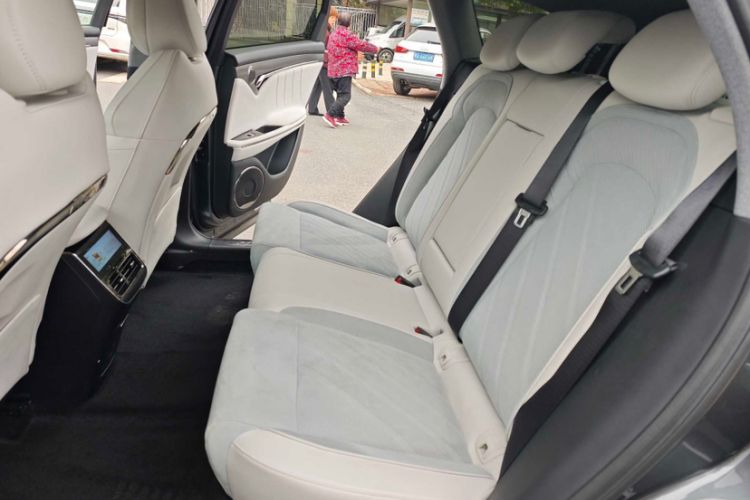 Used VOYAH FREE 2025 318 318 km Rear-Drive Touring Edition Interior 4