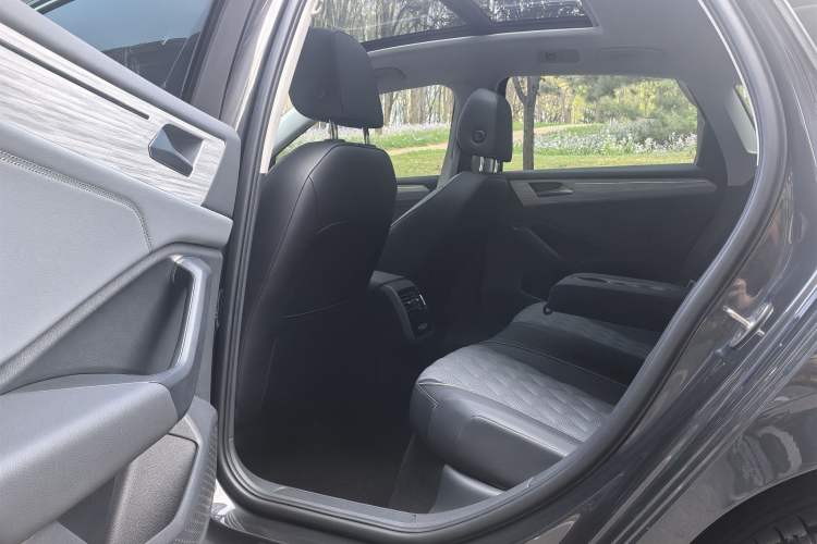 Used Volkswagen Sagitar 2025 300TSI DSG Excellence Edition Interior 3