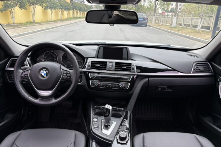 Used BMW 3 Series 2017 320Li Fashion Model Audio And AC Panel