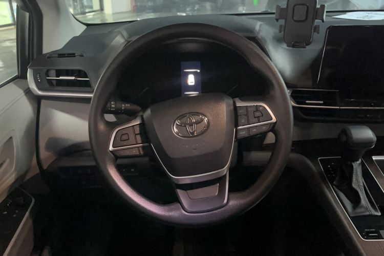 Used Toyota SIENNA 2024 2.5L Hybrid Comfort Edition
