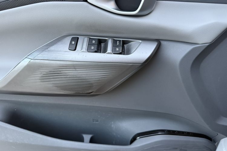 Used Baojun RC-5 2020 RC-5W 1.5L Manual Zhizhao Elite Edition
