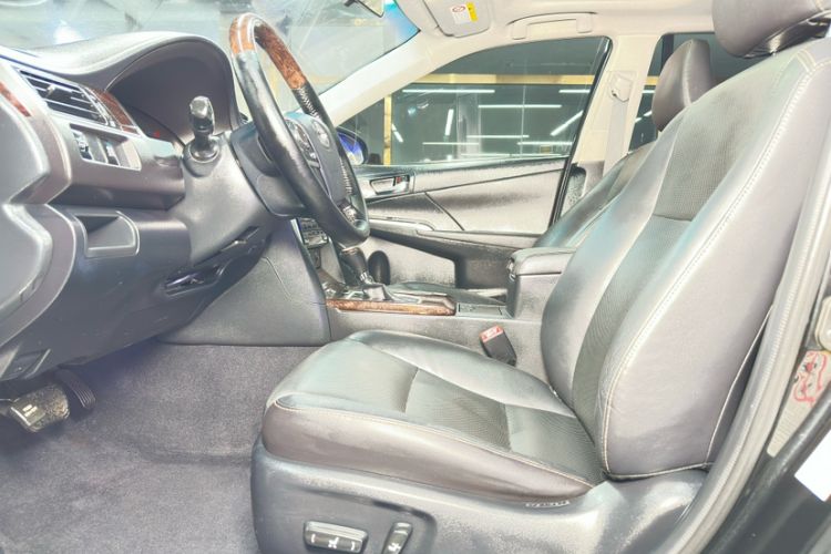 Used Toyota Camry 2016 2.0G 10th Anniversary Leading Edition
