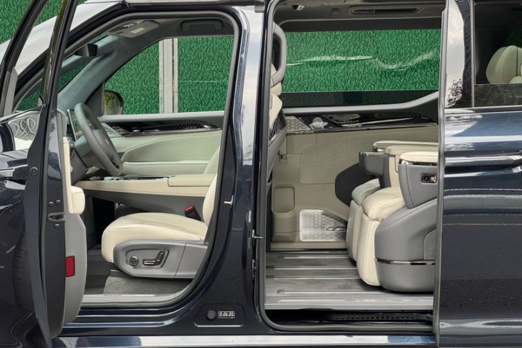 Used Zeekr 009 2022 WE Edition
