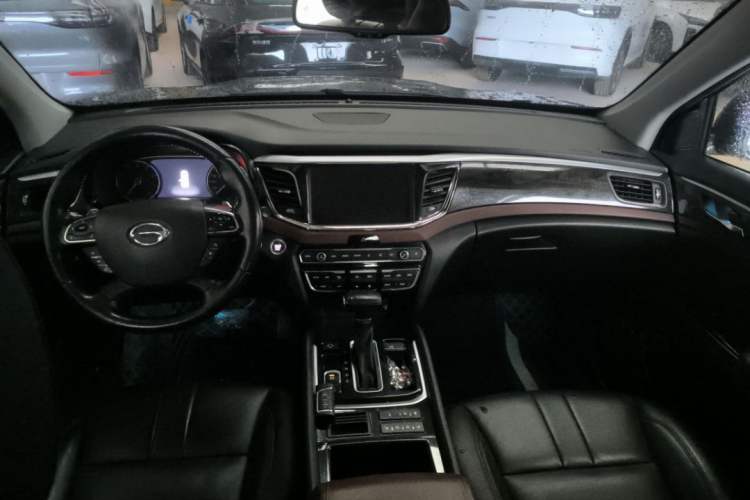 Used GAC Trumpchi GS8 2017 320T Two-Wheel Drive Luxury Smart Connectivity Version (7 Seats)