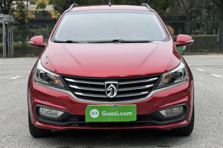 Used Baojun 310W 2017 1.5L Manual Fashion Model China V