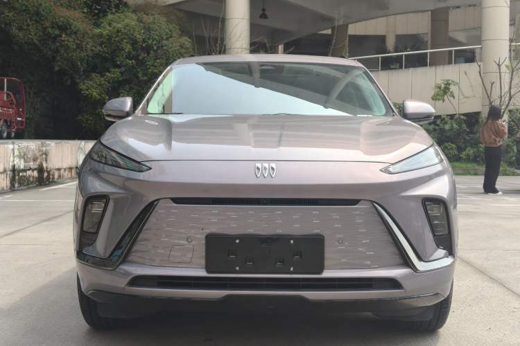 Used Buick E5 2023 Premium Long-Range Version
