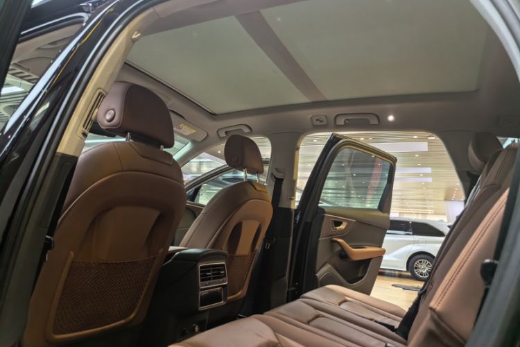 Used Audi Q7 2020 55 TFSI quattro S line sports model Interior 8