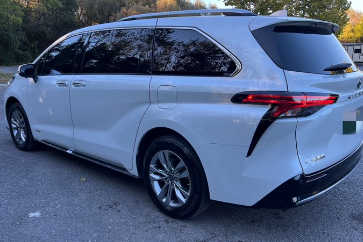 Used Toyota Sienna 2021 2.5L Hybrid Ultimate Edition
