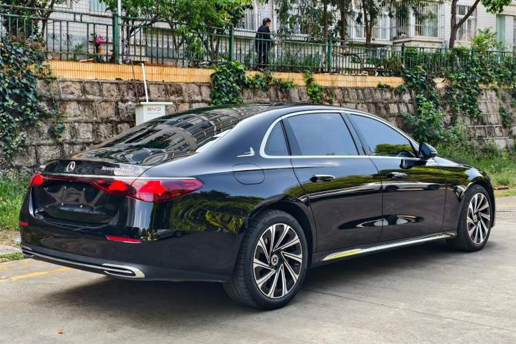 Used Mercedes-Benz E-Class 2025 E 300 L Luxury Model Exterior 5