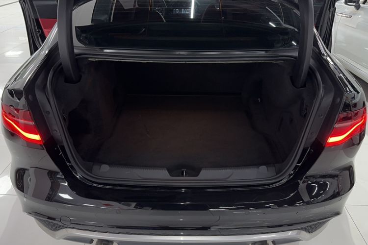 Used Jaguar XEL 2024 2.0T 250 PS R-DYNAMIC S Ebony Black Sport Edition