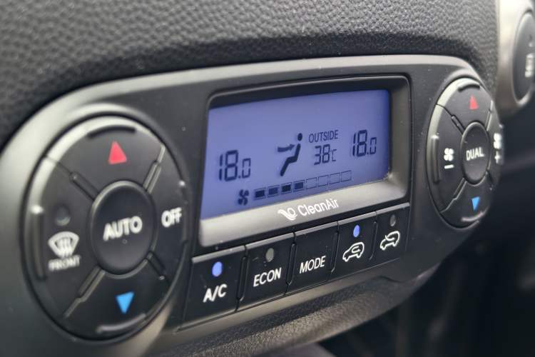 Used Hyundai ix35 2015 2.0L Automatic 2WD Smart Type China IV
