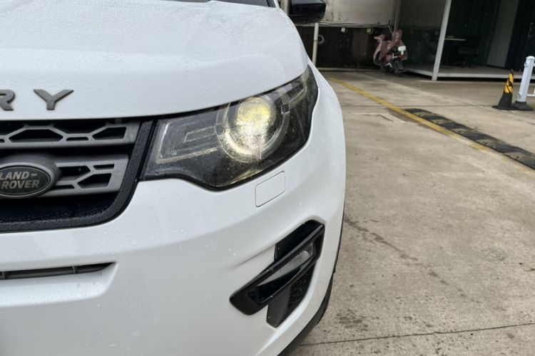 Used Land Rover Discovery Sport 2018 240 PS PURE Edition Exterior 2