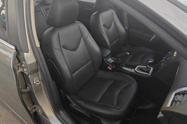 Used Citroen C4L 2014 1.6THP Intelligent Drive Automatic Dynamic Model
