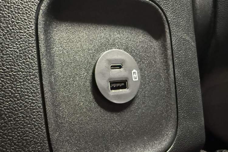 Used Ford Escape 2024 EcoBoost 245 Two-Wheel-Drive Comfort Edition