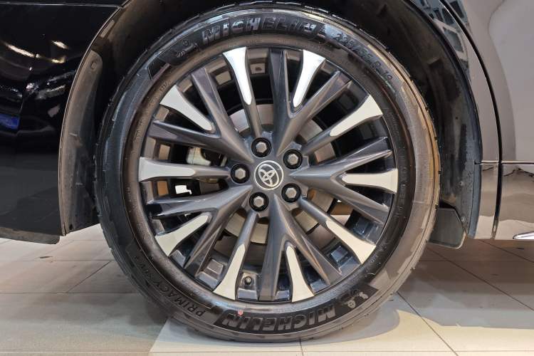 Used Toyota Alphard 2024 Dual-Engine 2.5L Prestige Edition
