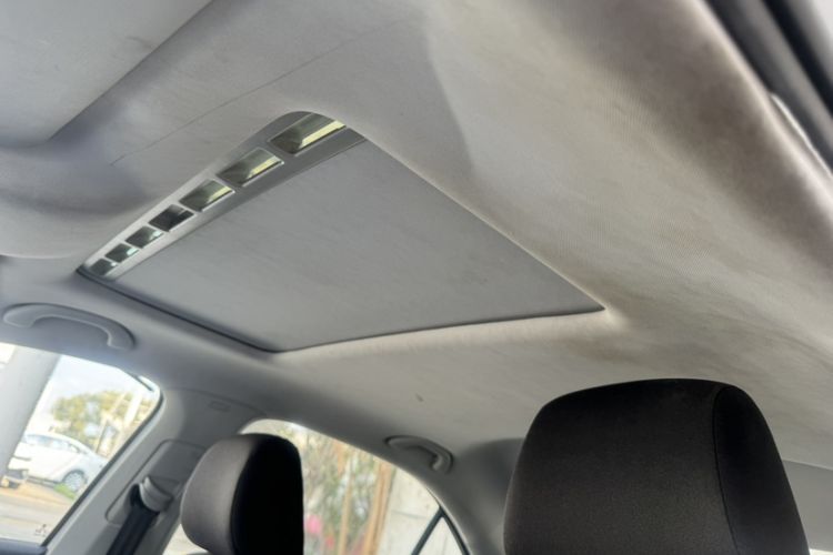 Used Volkswagen Jetta 2015 1.6L Automatic Comfort Model Headliner