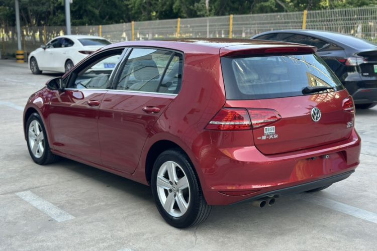 Used Volkswagen Golf 2016 230TSI Automatic Comfort Version
