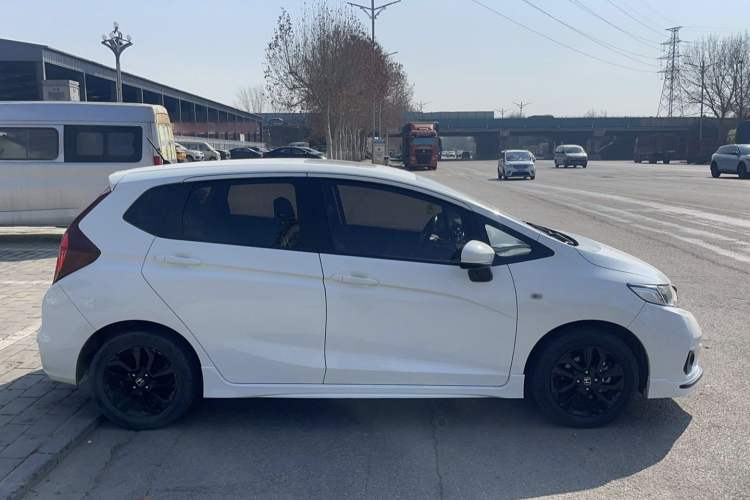 Used Honda Fit 2018 1.5L CVT Trendy Run+ Edition