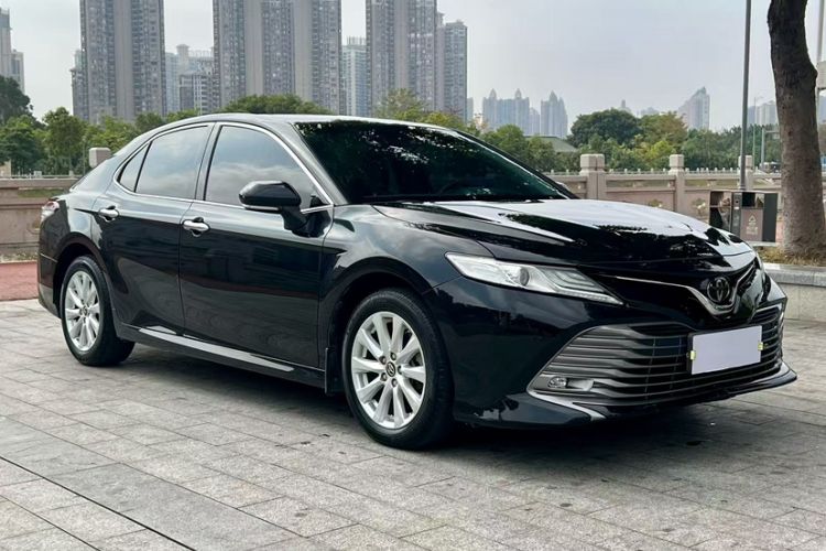 Used Toyota Camry 2021 2.0G Luxury Edition
