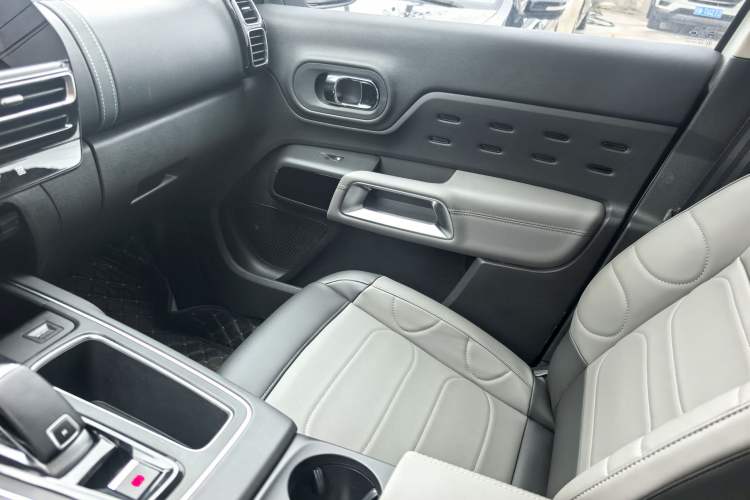 Used Citroen C5 AIRCROSS 2023 360THP Smart Edition Interior 4