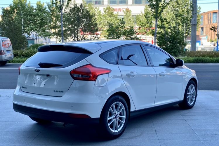Used Ford Focus 2015 Hatchback 1.6L Manual Fashion Edition
