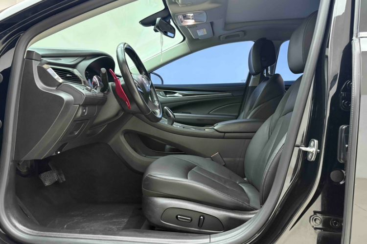 Used Buick LaCrosse 2018 20T Elite Edition Left Front Seat