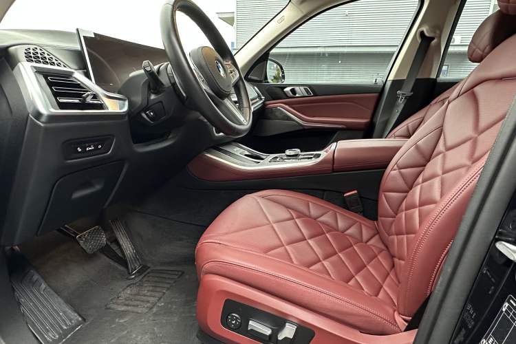 Used BMW X5 2023 xDrive 30Li Luxury M Sport Package Interior 3