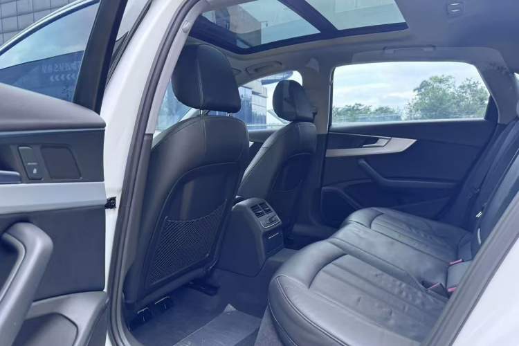 Used Audi A4L 2019 40 TFSI Fashion Version China V