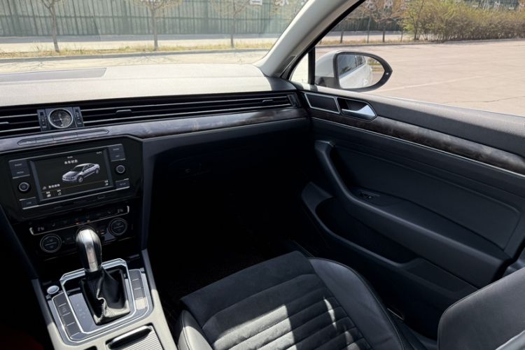 Used Volkswagen Magotan 2018 330TSI DSG Luxury Model Interior 6