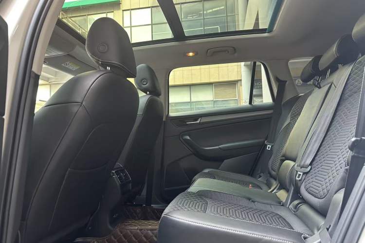 Used Skoda Kodiaq 2018 Facelifted TSI330 5-Seater Two-Wheel-Drive Comfort Edition
