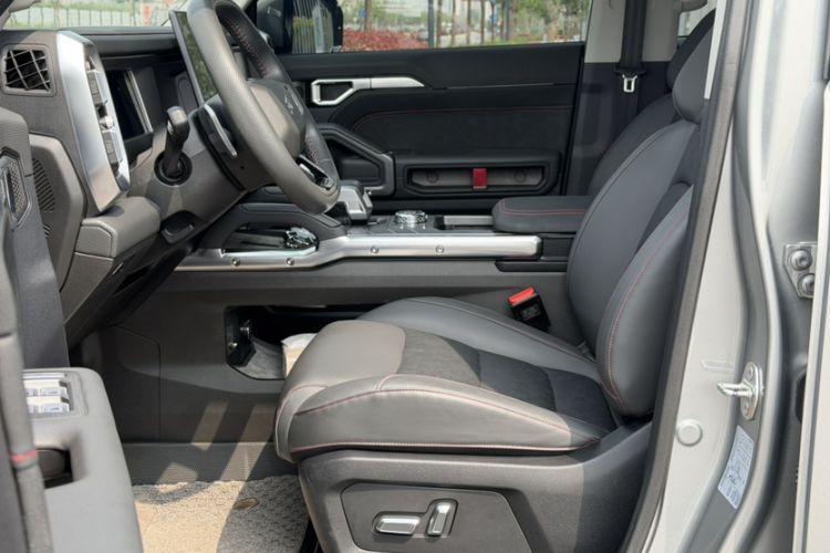 Used JETOUR Traveler 2023 2.0T All-Wheel-Drive CrossPRO Interior 1