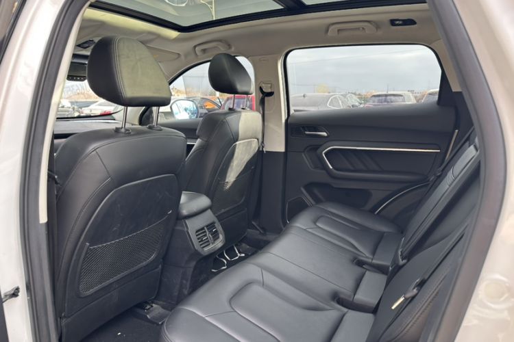 Used Haval H6 2017 Red-Label 1.3T Automatic Two-Wheel Drive ZhiShang Model
