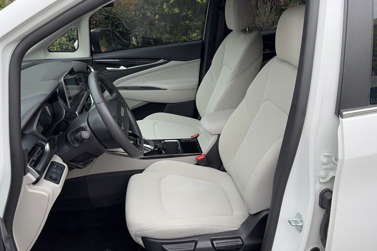 Used SAIC MAXUS Dajia 5 2022 430 km Elite Version 7-Seater