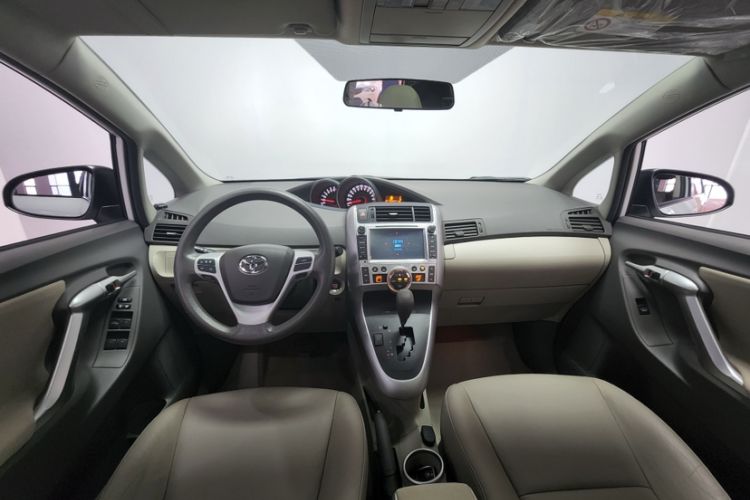 Used Toyota Verso 2014 Starlight 180G CVT Luxury Edition
