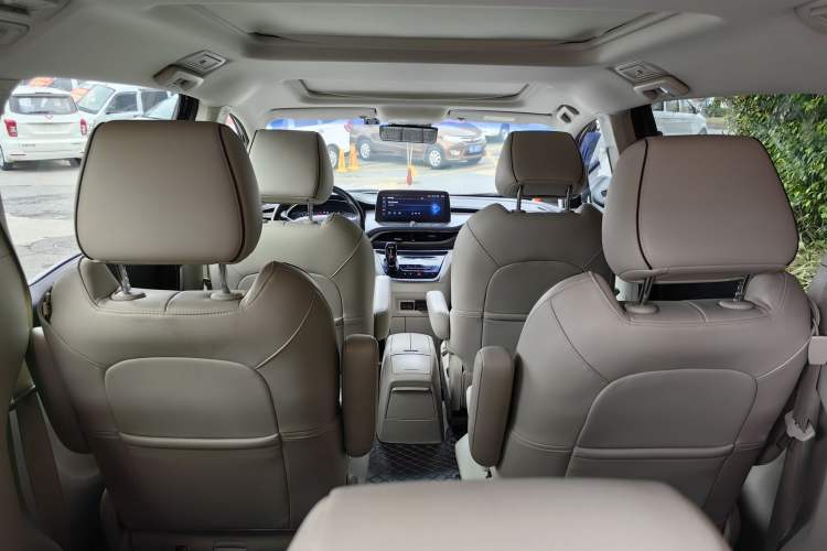 Used Buick GL8 2021 Land Cruiser Executive 652T Premium Model