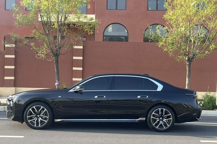 Used BMW 7 Series 2023 735Li M Sport Package