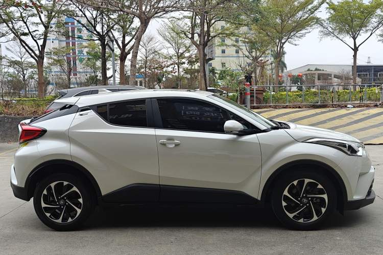 Used Toyota IZOA 2020 2.0L Enjoy Edition