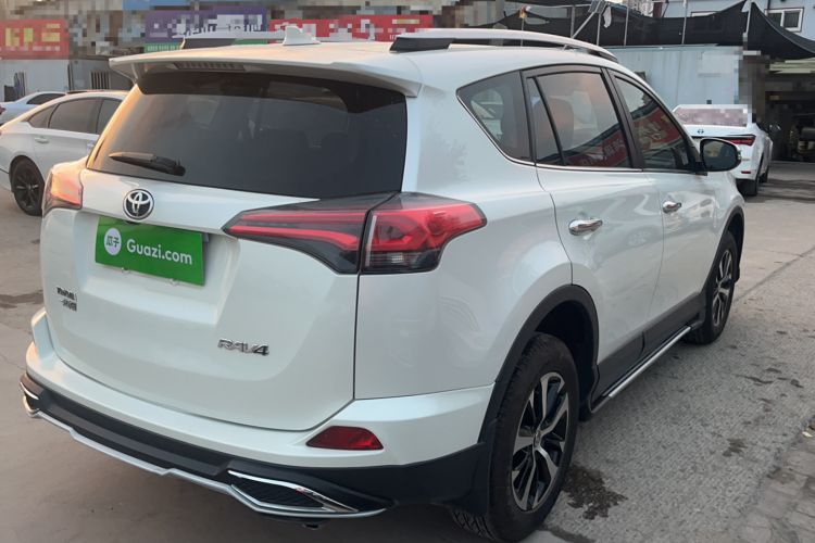 Used Toyota RAV4 2016 2.0L CVT Two-Wheel Drive Fashion Edition China V Standard Exterior 4