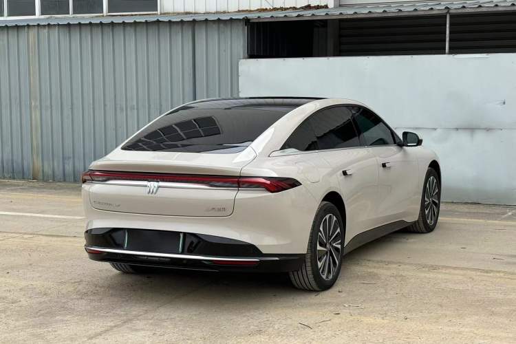 Used Buick L7 2025 Model Luxury Edition
