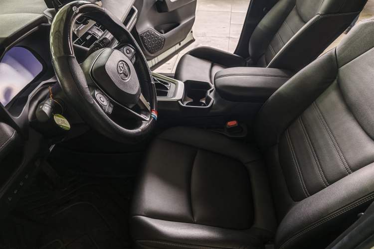 Used Toyota RAV4 2023 2.0L CVT Two-Wheel Drive Fashion Plus Edition Left Front Seat