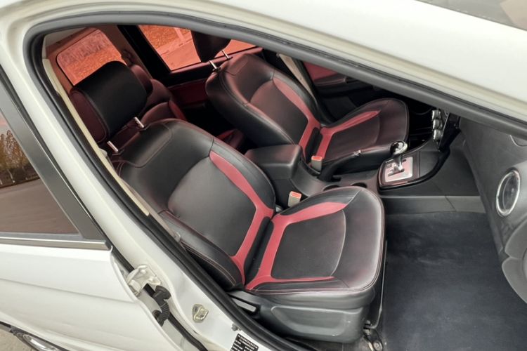 Used HYOSOW H2 2015 1.5L AMT Luxury Version BJ415C
