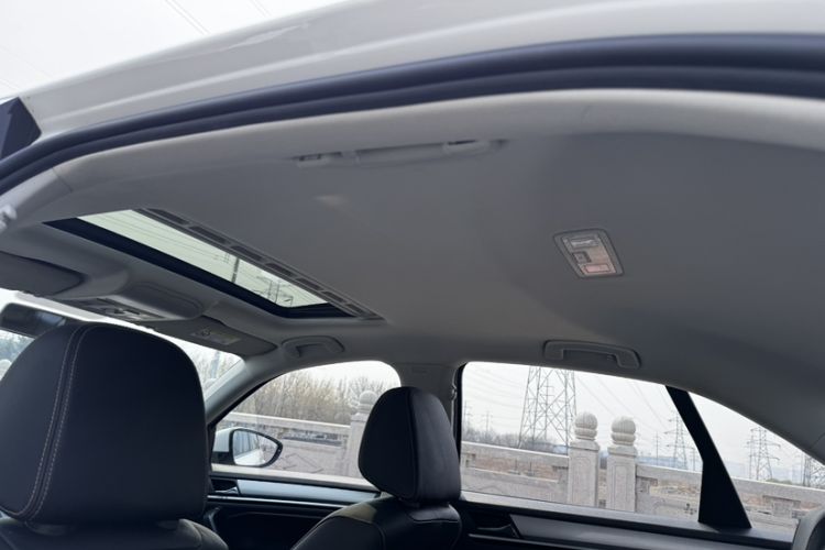 Used Volkswagen Bora 2017 1.6L Automatic Comfort Model Headliner