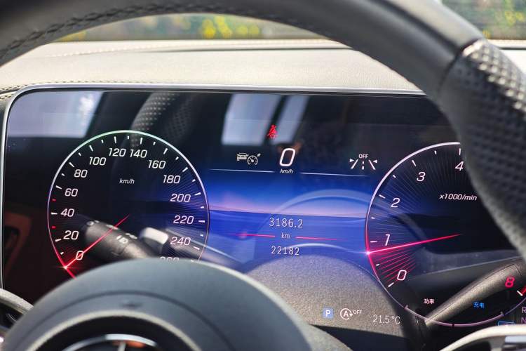 Used Mercedes-Benz GLC 2024 Facelifted GLC 260 L 4MATIC Luxury Version 5 Seats