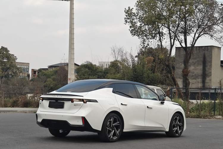 Used Lynk & Co 07 2024 EM-P 126 Long-Range Ultra
