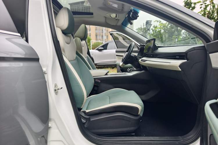 Used Geely Auto Emgrand L HiP 2022 1.5TD-DHT Pro 100KM Super Swift