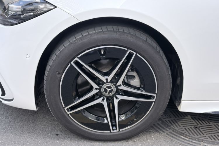 Used Mercedes-Benz C-Class 2024 Facelifted C-Class 260 L Night Edition Sports Version Exterior 9